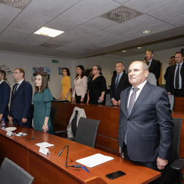 Zväčšiť fotografiu - Predseda a poslanci obdržali osvedčenie o zvolení - 20221104_TN_TSK_osvedcenia_014w