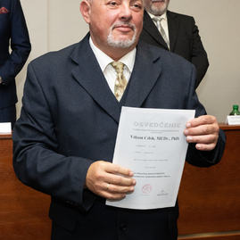 Zväčšiť fotografiu - Predseda a poslanci obdržali osvedčenie o zvolení - 20221104_TN_TSK_osvedcenia_039w