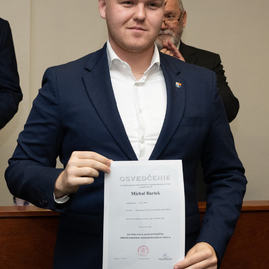 Zväčšiť fotografiu - Predseda a poslanci obdržali osvedčenie o zvolení - 20221104_TN_TSK_osvedcenia_049w