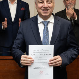 Zväčšiť fotografiu - Predseda a poslanci obdržali osvedčenie o zvolení - 20221104_TN_TSK_osvedcenia_065w