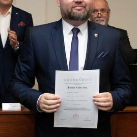 Zväčšiť fotografiu - Predseda a poslanci obdržali osvedčenie o zvolení - 20221104_TN_TSK_osvedcenia_107w