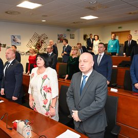 Zväčšiť fotografiu - Predseda a poslanci zložili sľuby, známe sú aj mená podpredsedov - DSC_7335