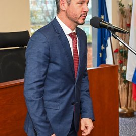 Zväčšiť fotografiu - Predseda a poslanci zložili sľuby, známe sú aj mená podpredsedov - DSC_7415
