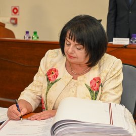 Zväčšiť fotografiu - Predseda a poslanci zložili sľuby, známe sú aj mená podpredsedov - DSC_7532