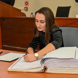 Zväčšiť fotografiu - Predseda a poslanci zložili sľuby, známe sú aj mená podpredsedov - DSC_7738