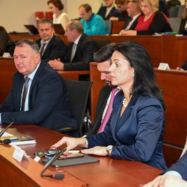 Zväčšiť fotografiu - Predseda a poslanci zložili sľuby, známe sú aj mená podpredsedov - DSC_7795