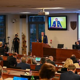 Zväčšiť fotografiu - Predseda a poslanci zložili sľuby, známe sú aj mená podpredsedov - DSC_7831