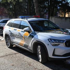 Zväčšiť fotografiu - Predseda tsk navštívil záchranné zložky na hornej nitre