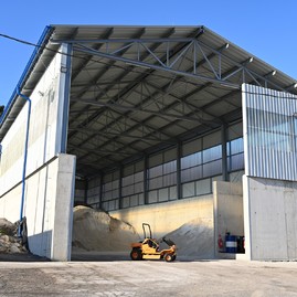 Zväčšiť fotografiu - Predseda tsk navštívil záchranné zložky na hornej nitre