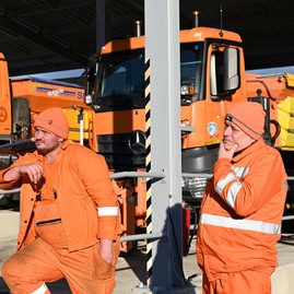 Zväčšiť fotografiu - Predseda tsk navštívil záchranné zložky na hornej nitre