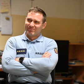 Zväčšiť fotografiu - Predseda tsk navštívil záchranné zložky na hornej nitre