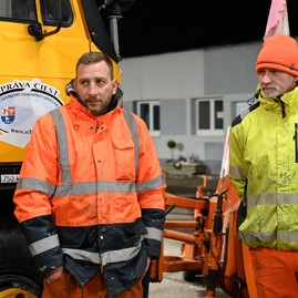 Zväčšiť fotografiu - Predseda tsk navštívil záchranné zložky na hornej nitre