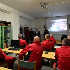 Zväčšiť fotografiu - Predseda tsk navštívil záchranné zložky na hornej nitre