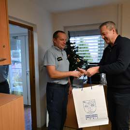 Zväčšiť fotografiu - Predseda tsk tradične navštívil záchranné zložky na hornej nitre - DSC_8162-min