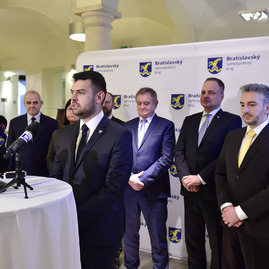 Predsedovia samosprávnych krajov spoločne rokovali - 39072059854_d25f02bea7_h