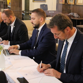Predsedovia vyšších územných celkov sa stretli v trnave - IMG_0251