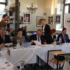 Predsedovia vyšších územných celkov sa stretli v trnave - IMG_0262_1