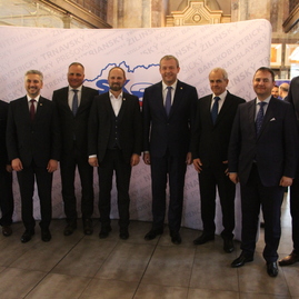 Predsedovia vyšších územných celkov sa stretli v trnave - IMG_0306