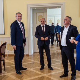 Zväčšiť fotografiu - Predstavitelia krajov rokovali poslednýkrát v tomto volebnom období - DSC08611