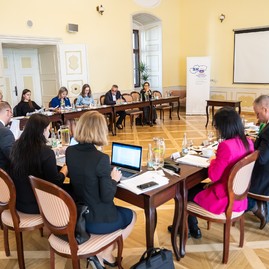 Zväčšiť fotografiu - Predstavitelia krajov rokovali poslednýkrát v tomto volebnom období - DSC08670