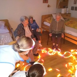 Zväčšiť fotografiu - Predvianočný čas v považskobystrickom zariadení sociálnych služieb bystričan - 1
