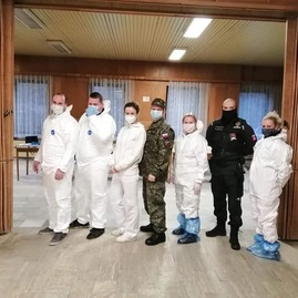 Zväčšiť fotografiu - Pri testovaní pomáhali aj dobrovoľní hasiči v kraji - dhz horka nad vahom