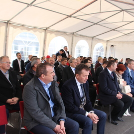 Prievidza má zmodernizované letisko, vďaka investícii firmy brose pribudla spevnená asfaltová dráha - IMG_0041