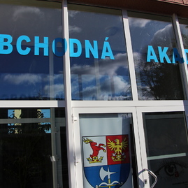 Zväčšiť fotografiu - Prievidzská obchodná akadémia prešla rekonštrukciou za viac ako pol milióna eur - IMG_7841