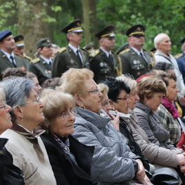 Zväčšiť fotografiu - Prišli si uctiť osloboditeľov a padlých hrdinov - IMG_9292