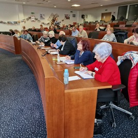 Zväčšiť fotografiu - Projekt finančného vzdelávania seniorov odštartoval pilotne v trenčianskom kraji - 20230313_130432