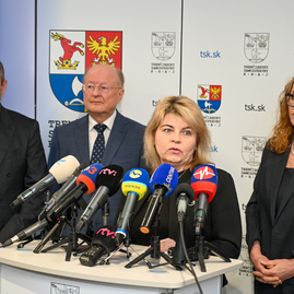 Zväčšiť fotografiu - Projekt finančného vzdelávania seniorov odštartoval pilotne v trenčianskom kraji - Foto-5835
