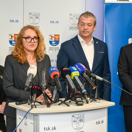 Zväčšiť fotografiu - Projekt finančného vzdelávania seniorov odštartoval pilotne v trenčianskom kraji - Foto-5839