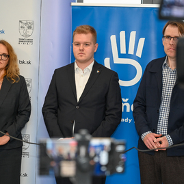 Zväčšiť fotografiu - Projekt finančného vzdelávania seniorov odštartoval pilotne v trenčianskom kraji - Foto-5846