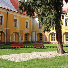 Zväčšiť fotografiu - Pruské navštívili potomkovia významného grófskeho rodu - IMG_2028