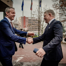 Zväčšiť fotografiu - Prvá výjazdová vláda rokovala v trenčíne, uvoľnené boli financie pre samosprávy - DSC02231
