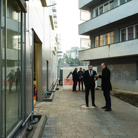 Zväčšiť fotografiu - Prvá výjazdová vláda rokovala v trenčíne, uvoľnené boli financie pre samosprávy - TSK_vyjazdove_gastro_hokejovka_mini (101 of 102)