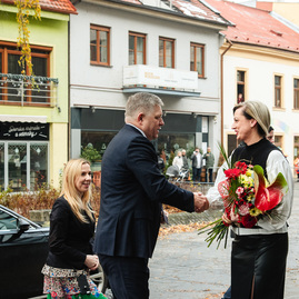 Zväčšiť fotografiu - Prvá výjazdová vláda rokovala v trenčíne, uvoľnené boli financie pre samosprávy - TSK_vyjazdove_gastro_hokejovka_mini (33 of 102)