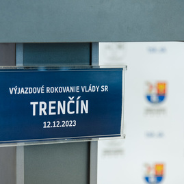 Zväčšiť fotografiu - Prvá výjazdová vláda rokovala v trenčíne, uvoľnené boli financie pre samosprávy - TSK_vyjazdove_gastro_hokejovka_mini (70 of 102)