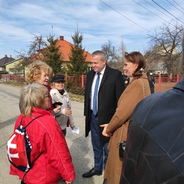 Zväčšiť fotografiu - Prvý jarný deň venovali v beckove najvýznamnejšiemu rodákovi - IMG_20220320_113837