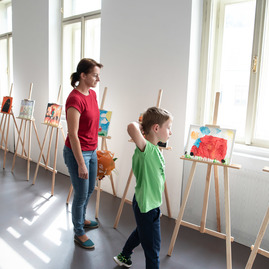 Zväčšiť fotografiu - Prvý ročník projektu „bez rozdielov“ zakončila úspešná vernisáž diel mladých umelcov s autizmom - DSC_9467 copy