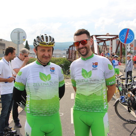 Prvých 13,4 km vážskej cyklotrasy dnes župa odovzdala verejnosti. niektorí cyklisti to označujú za udalosť roka. - IMG_4938