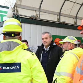 Zväčšiť fotografiu - Rekonštrukciu panelky ukončia o pol roka skôr, ako sa predpokladalo