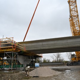 Zväčšiť fotografiu - Rekonštrukciu panelky ukončia o pol roka skôr, ako sa predpokladalo
