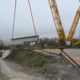 Zväčšiť fotografiu - Rekonštrukciu panelky ukončia o pol roka skôr, ako sa predpokladalo