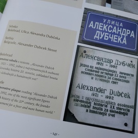 Zväčšiť fotografiu - Rodná obec nezabúda na odkaz politika s ľudskou tvárou, pripomína ho cez novú publikáciu - 20220121_122611