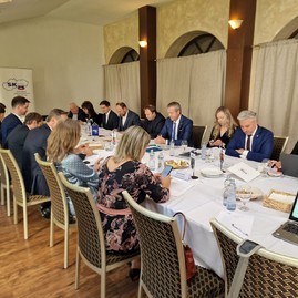 Zväčšiť fotografiu - Rokovanie predstaviteľov regiónov hostili krakovany - WhatsApp Image 2023-10-26 at 20.51.30_1