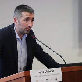 Zväčšiť fotografiu - Rozvoj sociálnej ekonomiky témou regionálnej odbornej konferencie - IMG_7294
