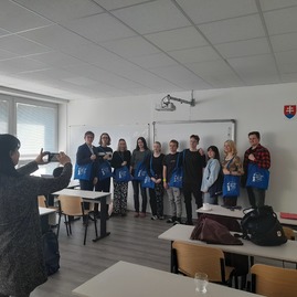Zväčšiť fotografiu - S aktivitami zelenej župy oboznamujeme aj pedagógov - 20230417_142301