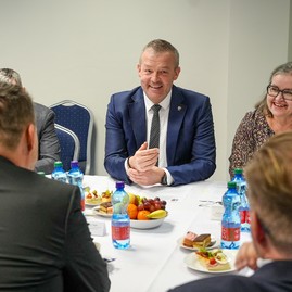 Zväčšiť fotografiu - S ministrom o výstavbe rozhľadne i prioritných župných projektoch