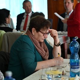 Zväčšiť fotografiu - Seniori v púchove rokovali o ďalšom smerovaní okresnej organizácie